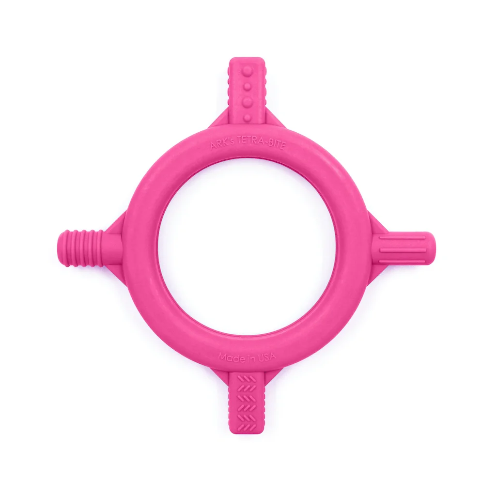 ARK Baby Tetra-Bite pink – sanftes Beissspielzeug fuer fruehe orale Exploration