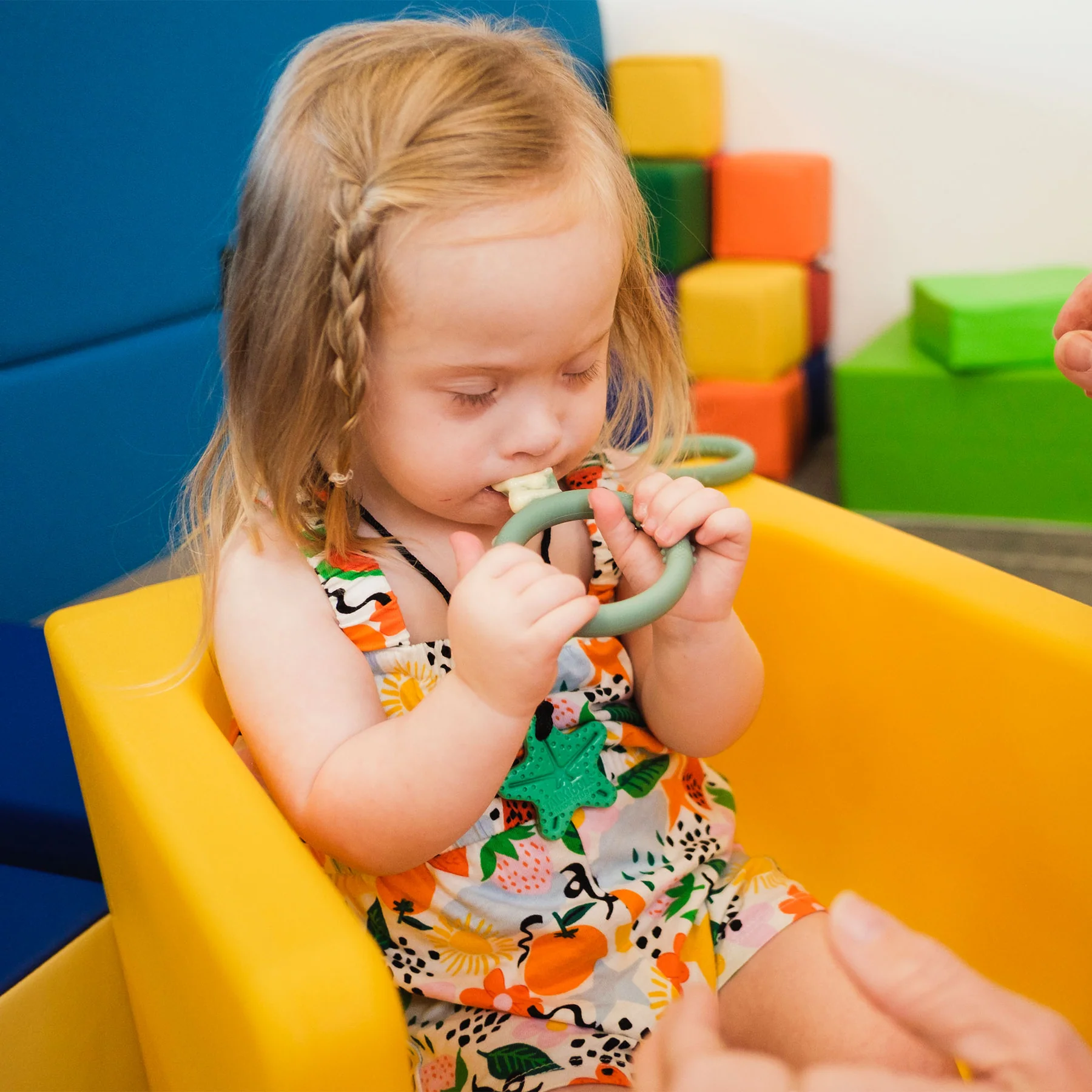 Logicana TalkTools® Itsy™ Rings Baby Lernlöffel unterstützt Mundmotorik und selbstständiges Essen