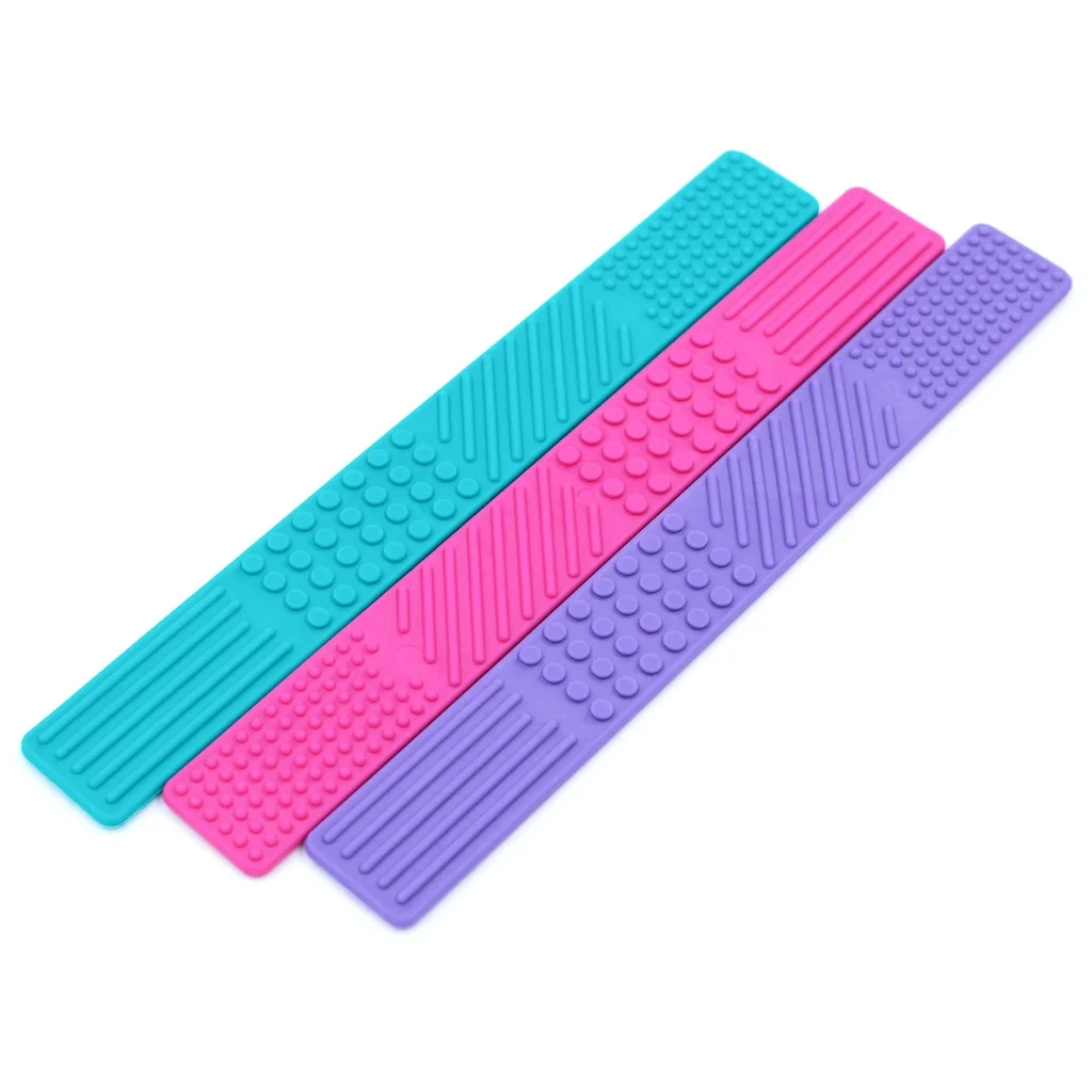 ARK sensorisches Lesezeichen – Frontansicht des flexiblen Fidget Lesezeichens mit 4 Texturbereichen