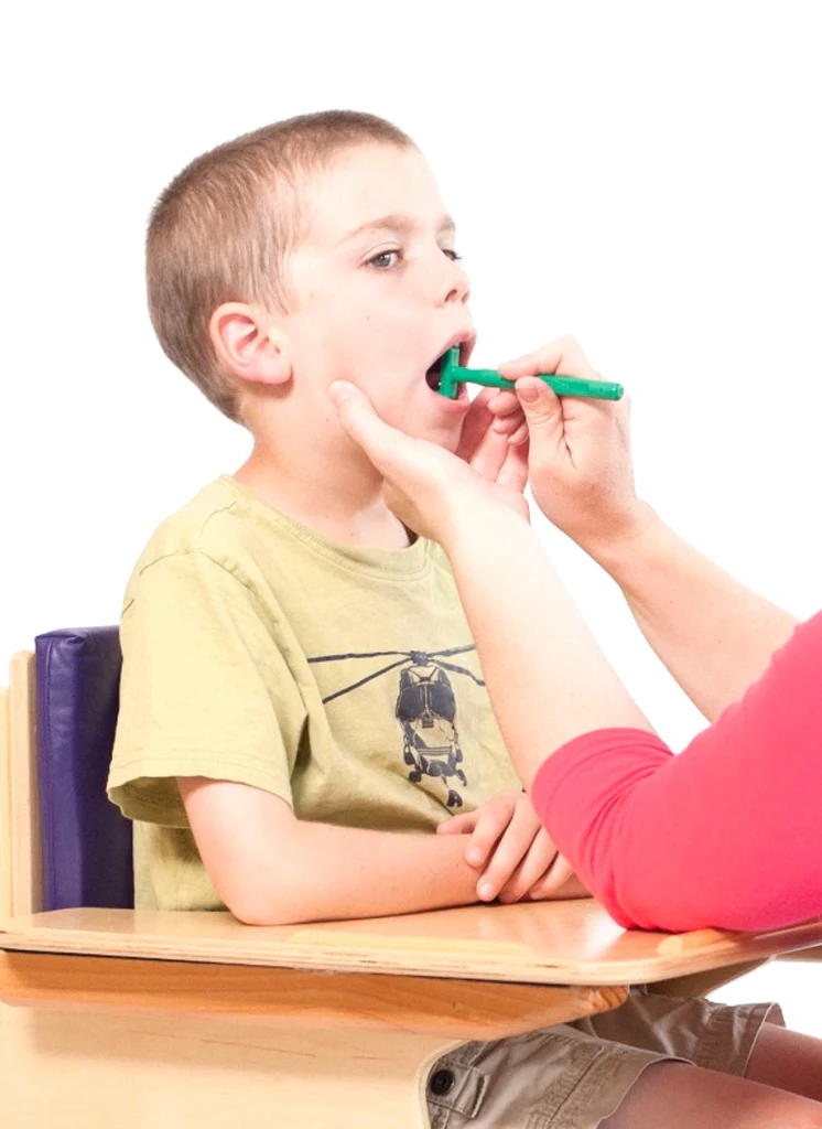 Logicana-Zungenlateralisation-Zungenheben-Sprachverständlichkeit-zungenspitze-zungenband-kiefermuskulatur trainieren Logicana-TalkTools®-Zungenlaterilisation