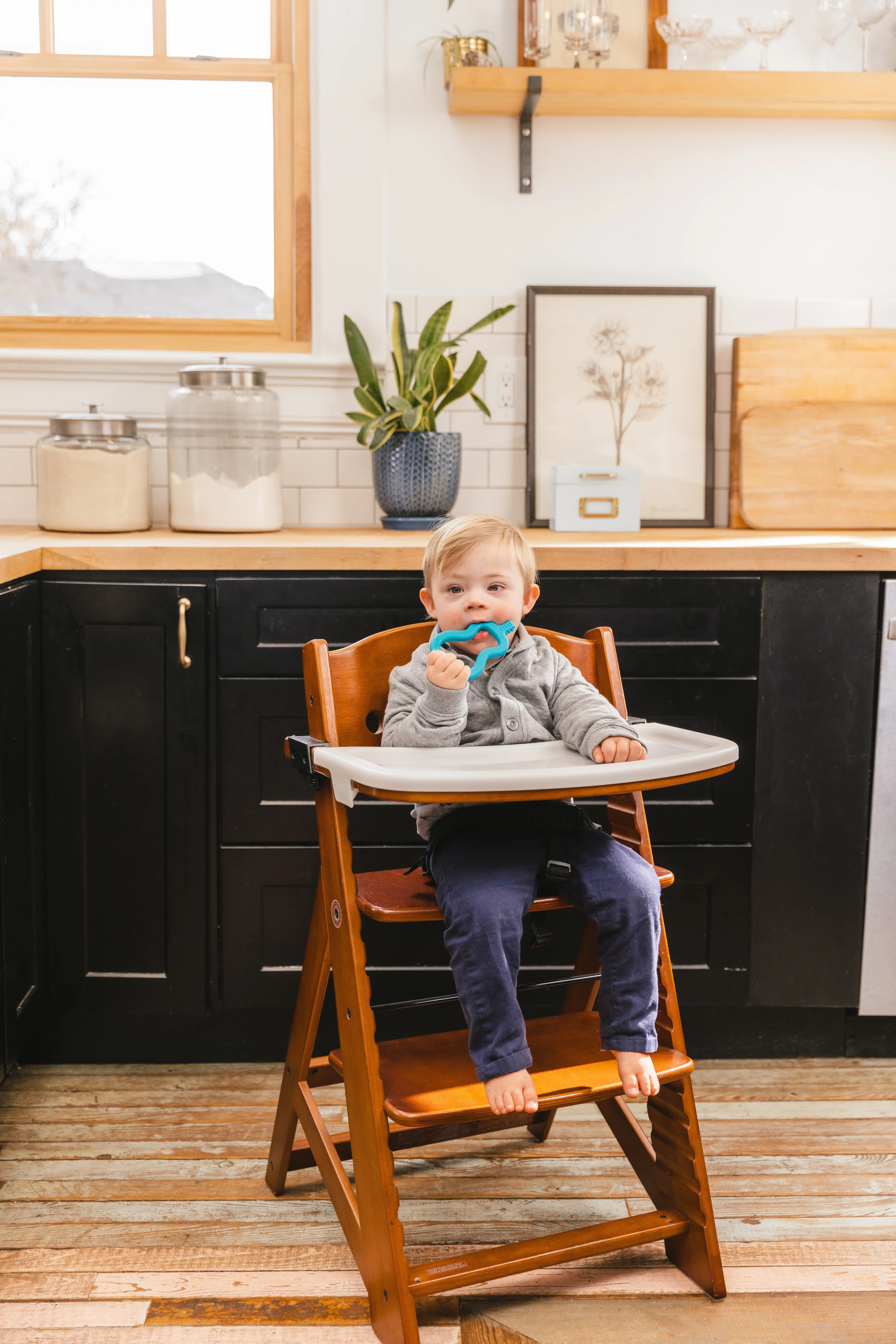 ARK Baby Guitar – side view with easy-to-hold handle for little hands